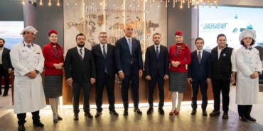 kultur-ve-turizm-bakani-ersoy-turizmde-yil-sonu-hedefimiz-64-milyar-dolara-emin-adimlarla-d2KIw29f.jpg