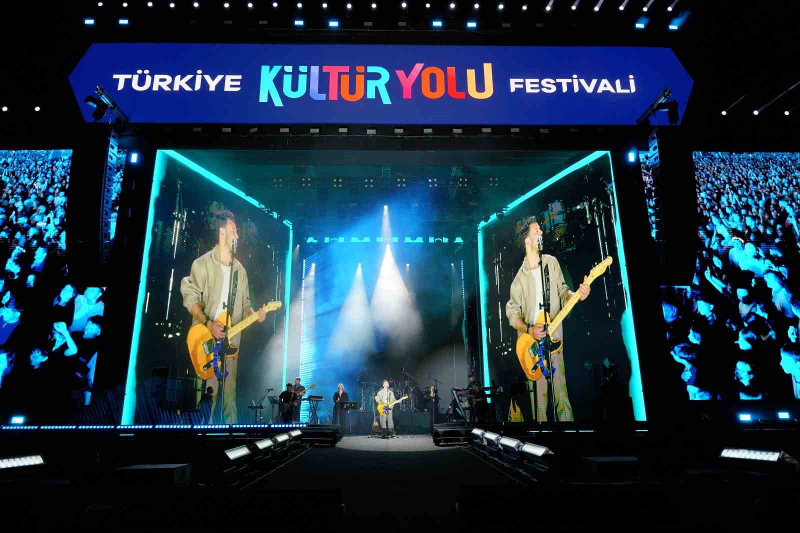 kultur yolu festivali buray konserinde kavga 1 8uZ2Vinz