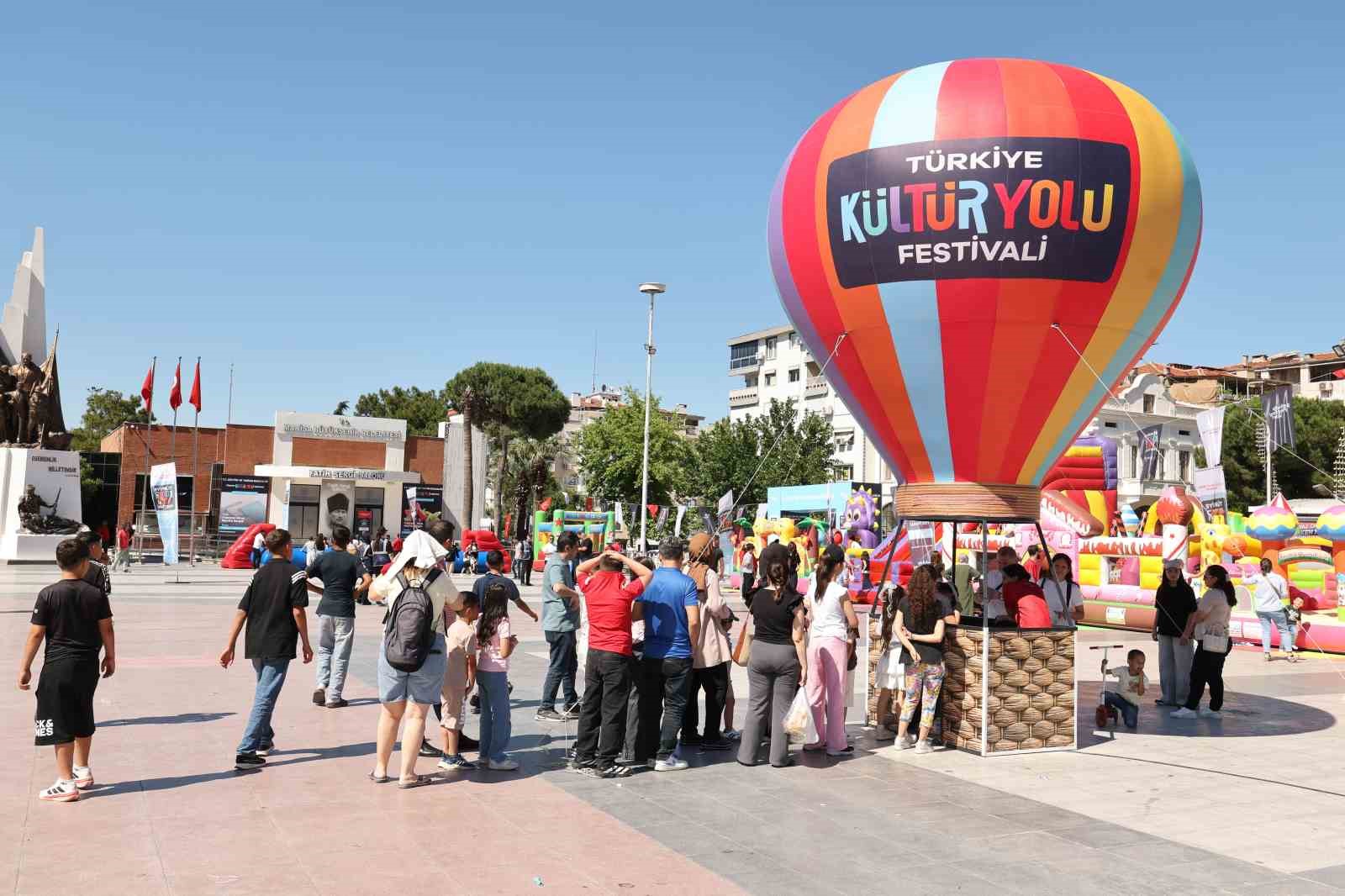kultur yolu festivali coskusu manisaya damga vurdu 0 b16qXtbO