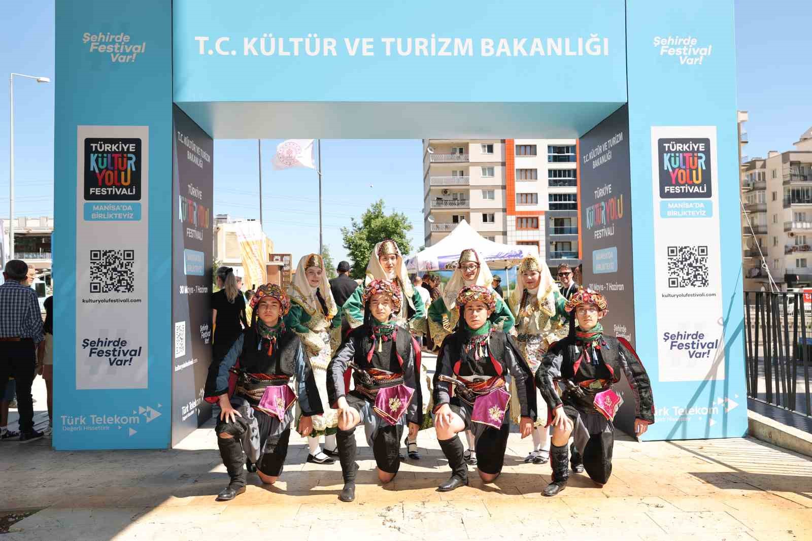 kultur yolu festivali coskusu manisaya damga vurdu 13 4EJe6f1S