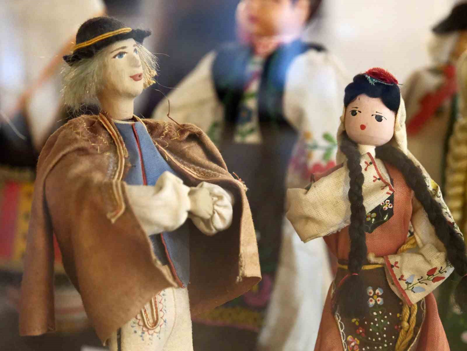 kulturlerin renkleri folklorik bebeklerle yansitildi 2 iwGaeXwZ