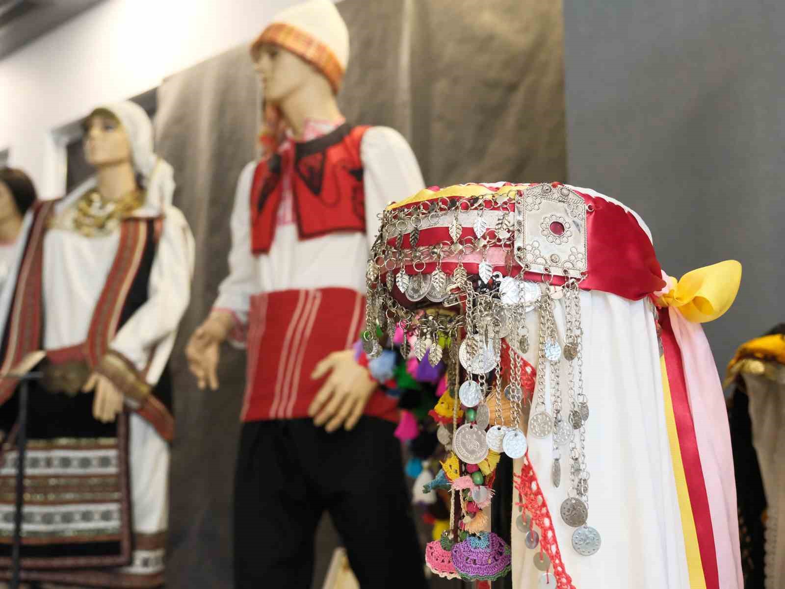 kulturlerin renkleri folklorik bebeklerle yansitildi 3 Jjuv8Glj