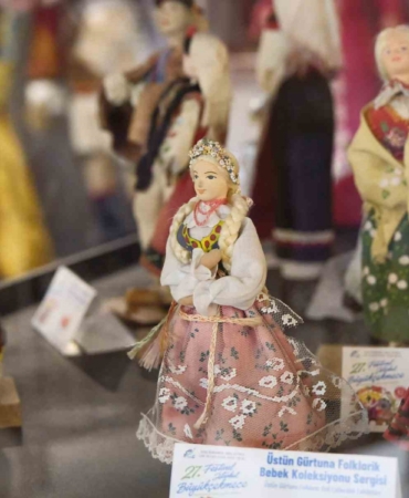 kulturlerin-renkleri-folklorik-bebeklerle-yansitildi-VuZqIHUz.jpg