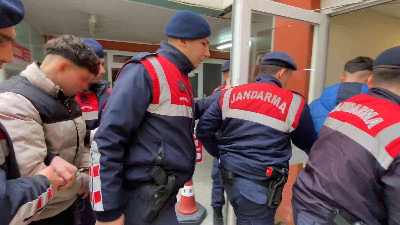 kulubede balta ve kurekle oldurulen berberin vucudunda 24 yara tespit edildi 1 OGB6CXUW