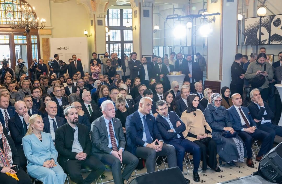 KÜME Mütevelli Heyeti Başkanı Selçuk Bayraktar: "Medeniyet mücadelemizi sanatın aydınlığıyla yeni bir menzile ulaştırıyoruz" 6 kume mutevelli heyeti baskani selcuk bayraktar medeniyet mucadelemizi sanatin aydinligiyla yeni bir menzile ulastiriyoruz dwEFasnc