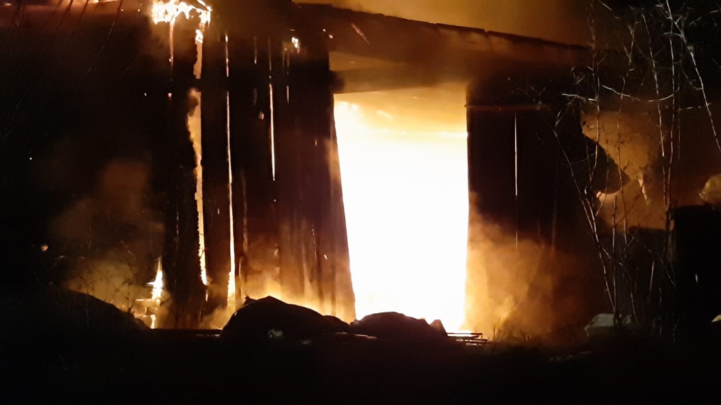 kumesi alev alev yandi karsisina gecip canimiz sag ben de yanabilirdim dedi 2 A2bHvZcc