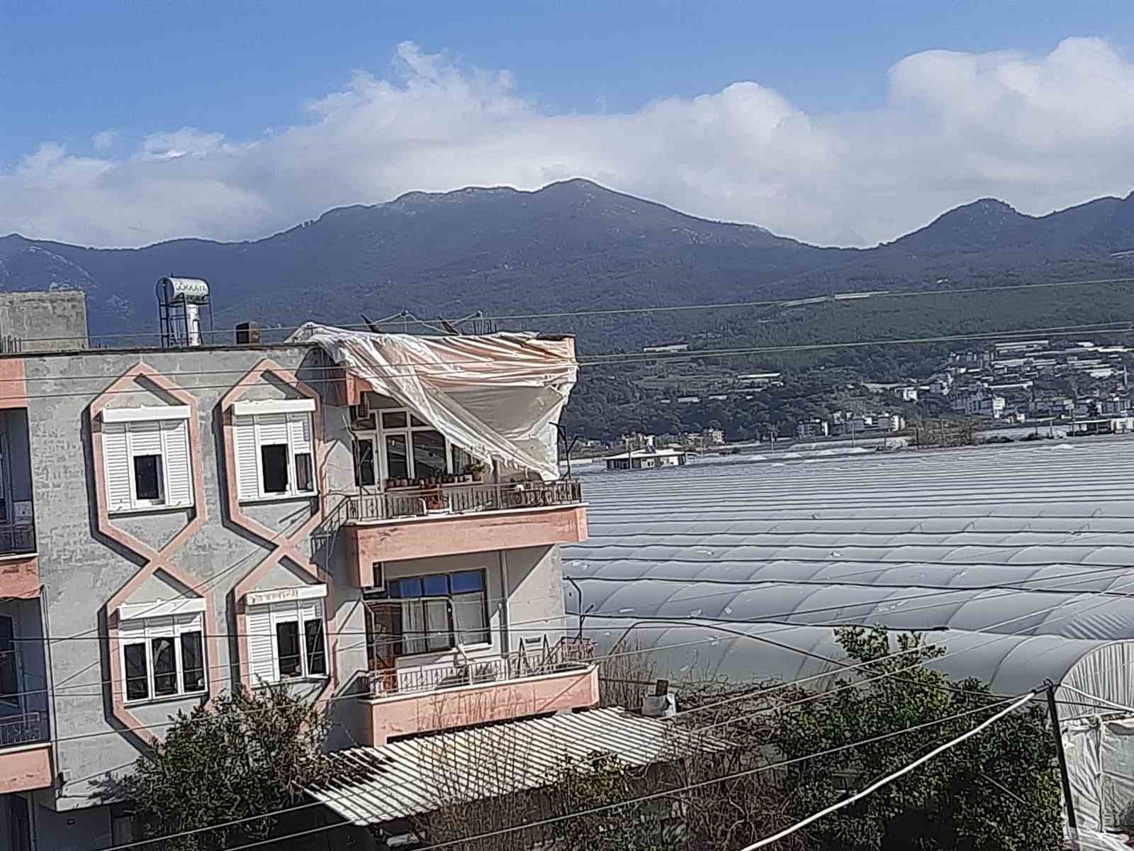 kumlucada hortum seralari parcaladi 8 X8e1gTQJ
