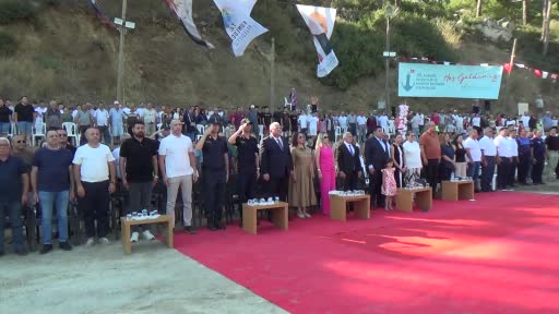 kumlucada-kabotaj-bayrami-renkli-goruntulere-sahne-oldu-euiRjYDZ.jpg