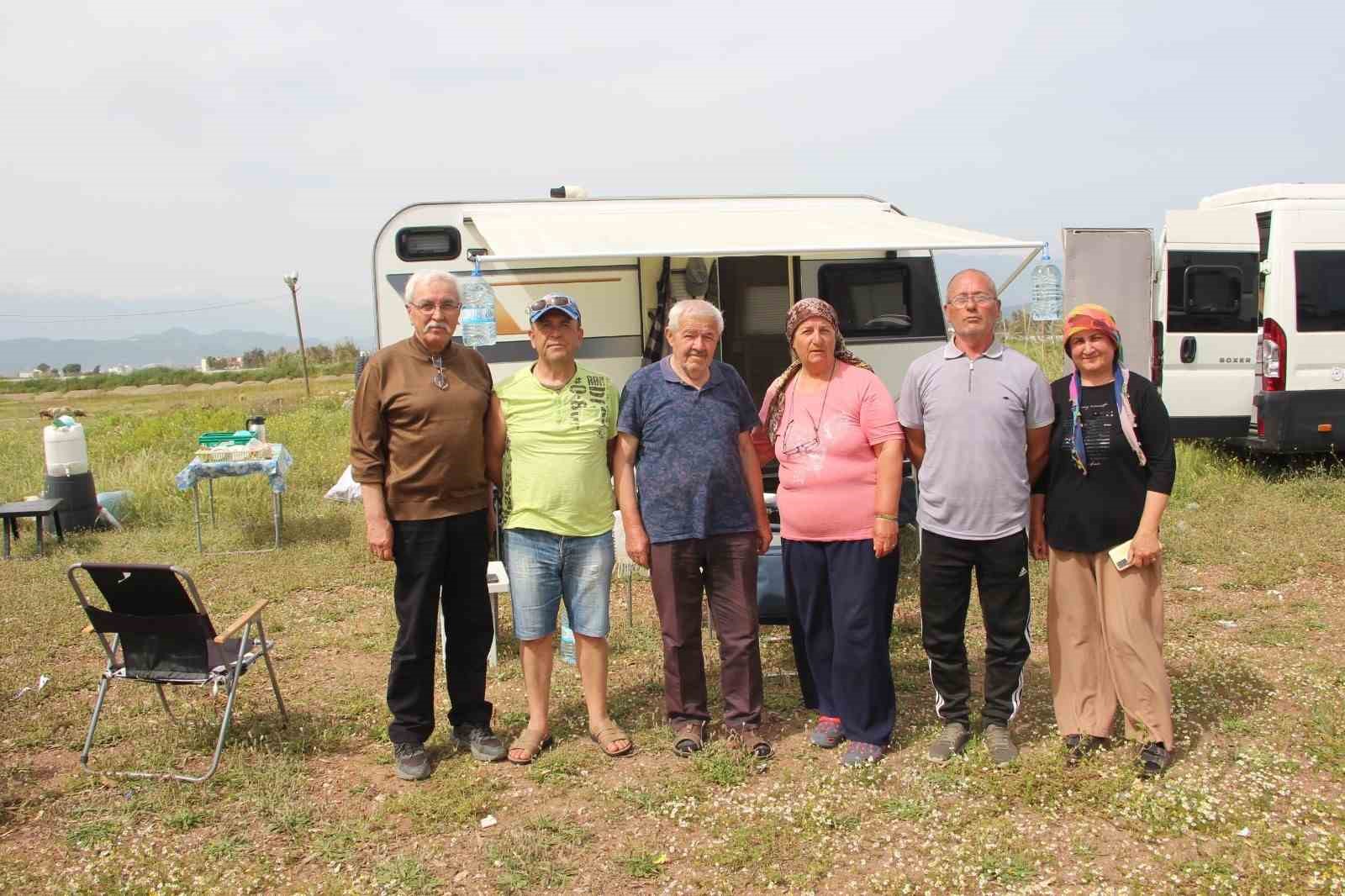 kumlucada sahil ve kamu alanlarinda karavan konaklamasi yasaklandi karavancilar bolgeden cikarildi 6
