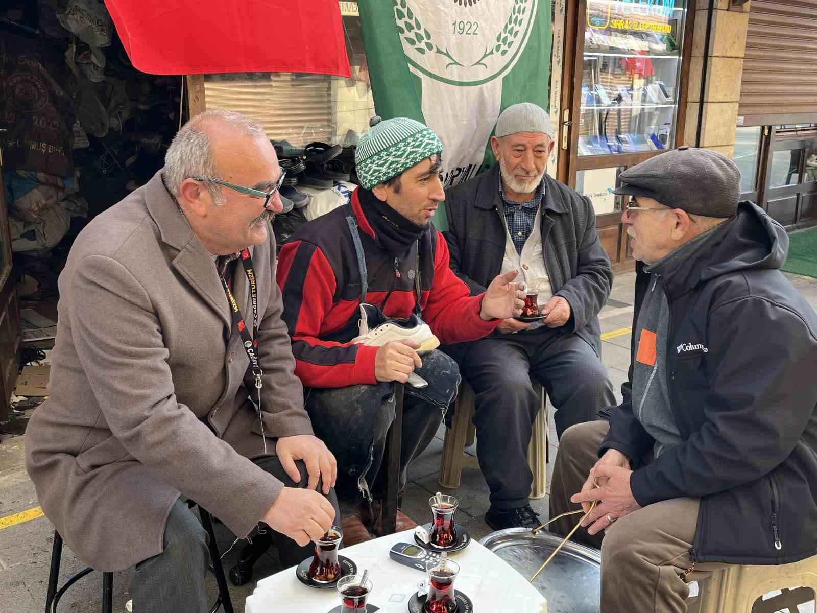 kunduraci ile avustralyali turistin yoresel annouv imtihani 0 KZUTHEMT