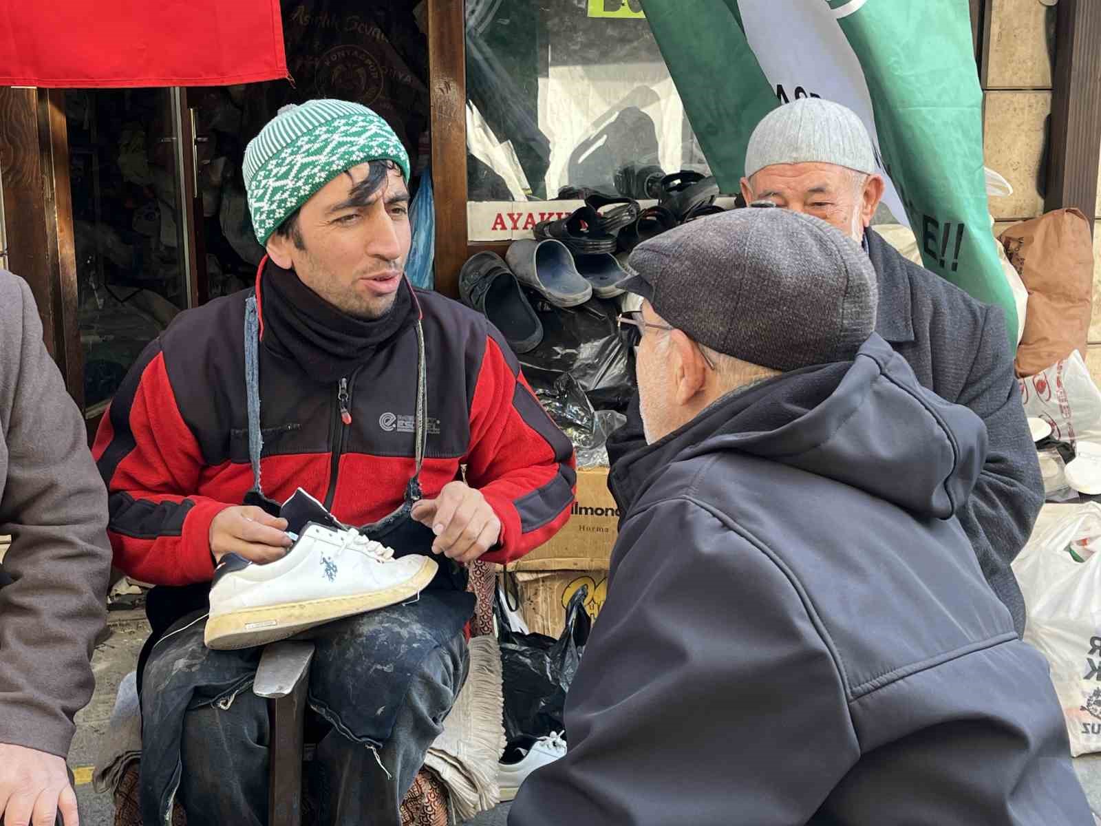 kunduraci ile avustralyali turistin yoresel annouv imtihani 1 QAh8f1lH