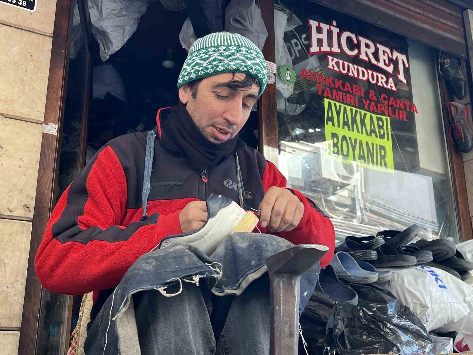 kunduraci ile avustralyali turistin yoresel annouv imtihani 3 usBGGYH9