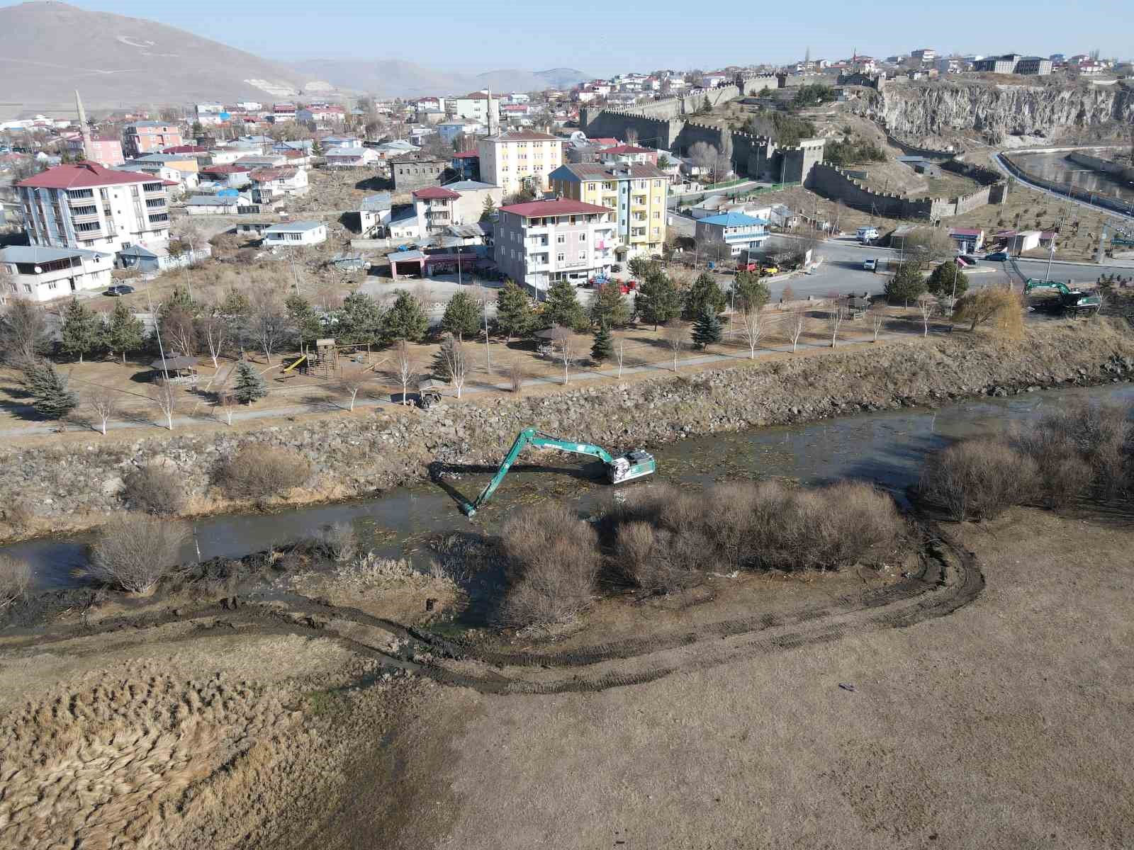 kura nehrinde temizlik calismasi 3 nFlW8mD4