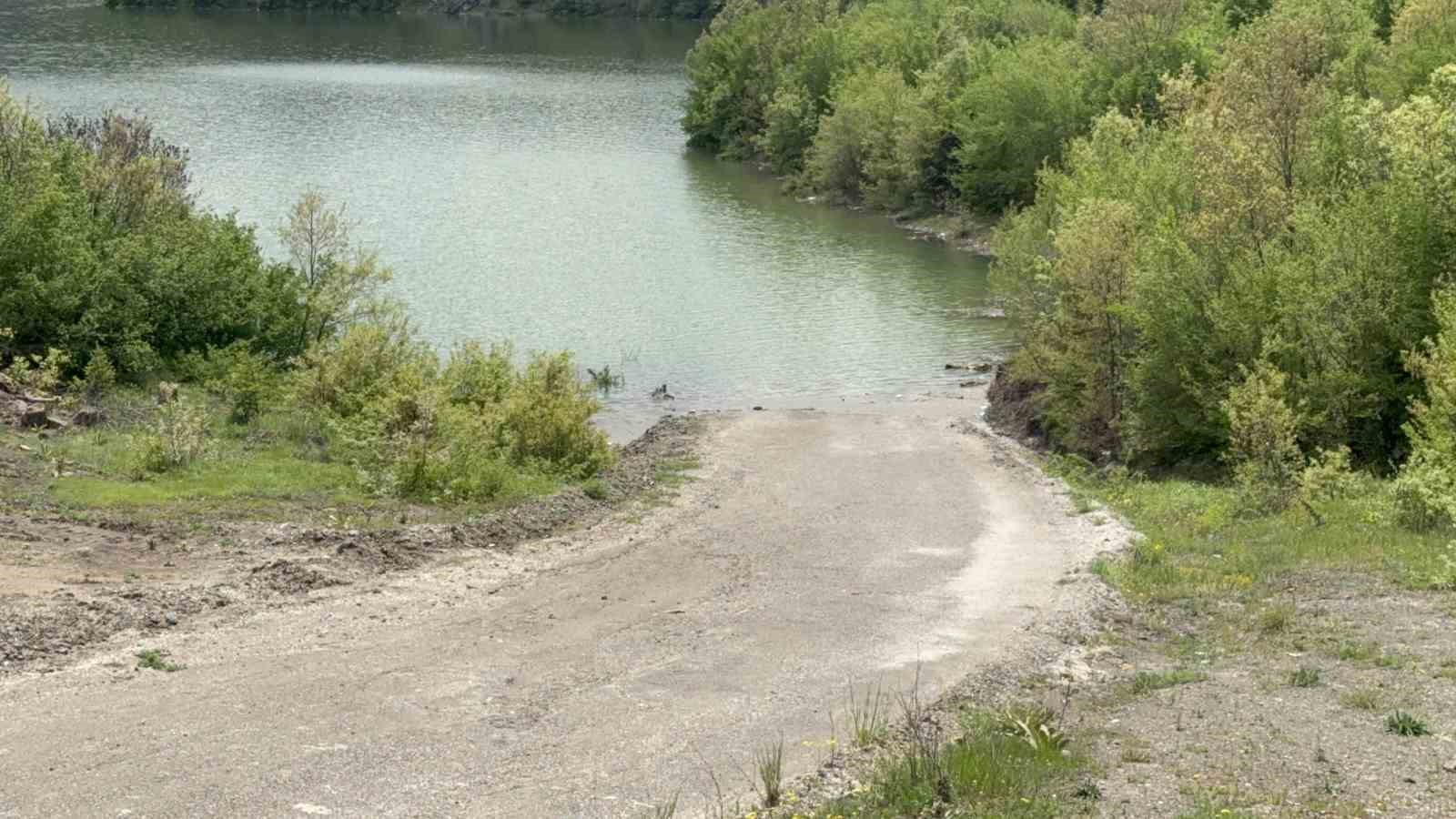 kurakligi firsata cevirmislerdi baraj doldu yol sular altinda kaldi 0 NnkBnw1n