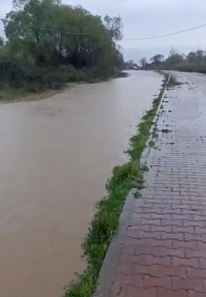 kurakligin ardindan gelen saganak izniki vurdu 2 OS43mQCN