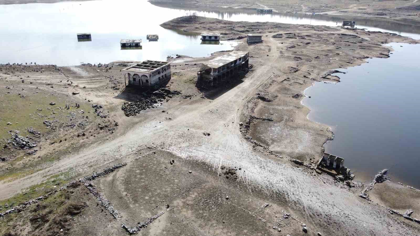 kuraklikta ortaya cikmisti yagislarla yeniden kayboldu 2 bvv32jwk