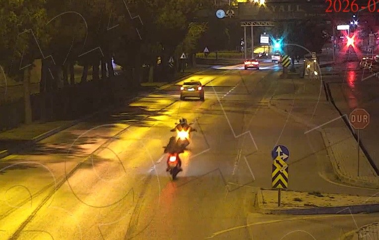 kural ihlalleri kazalara yol acti o anlar kameralara yansidi 3 RRXATQ5H