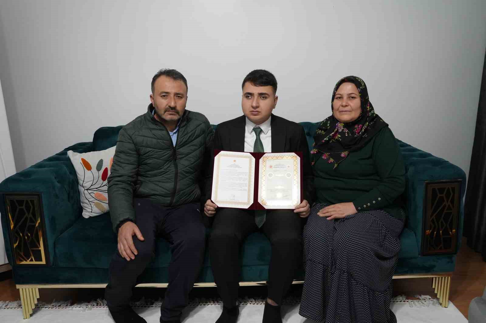 kuran i kerim aski gormeyen gozu oldu 1 yilda hafiz oldu 5 GmOhuurN
