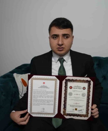kuran-i-kerim-aski-gormeyen-gozu-oldu-1-yilda-hafiz-oldu-awO8LVNx.jpg