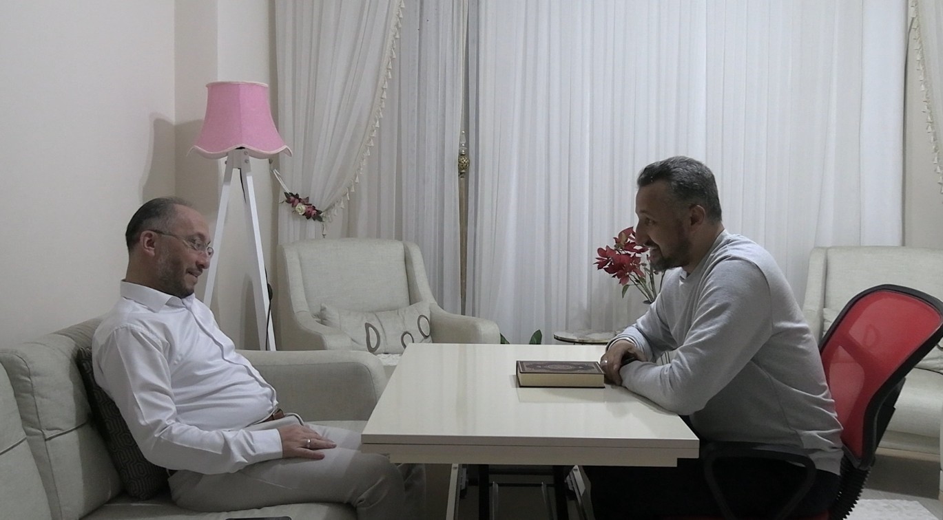 Kur’an-ı Kerim’i ezberlemenin ötesine geçti: Ayetlerin sayfasını ve satırını saniyeler içinde söylüyor 9 kuran i kerimi ezberlemenin otesine gecti ayetlerin sayfasini ve satirini saniyeler icinde soyluyor 5