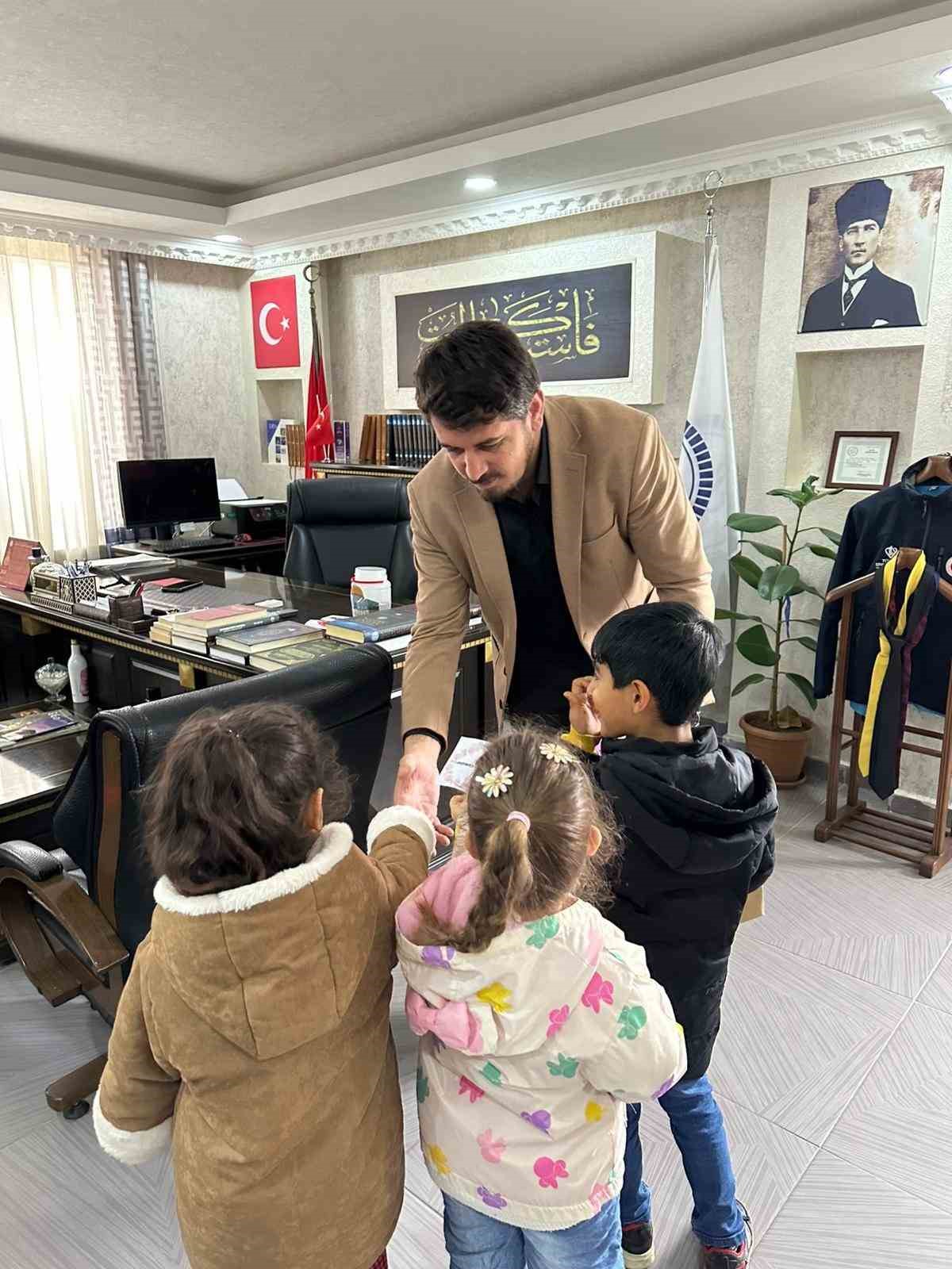 kuran kursu ogrencileri harcliklarindan biriktirdiklerini gazzeye bagisladi 2 rf4HMKZ6