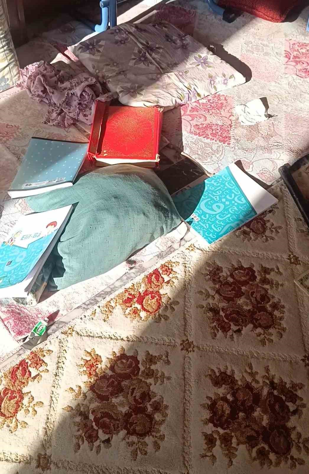 kuran kursunu yerle bir edip kuran i kerimlere zarar verdiler 1 tVm6pDDe