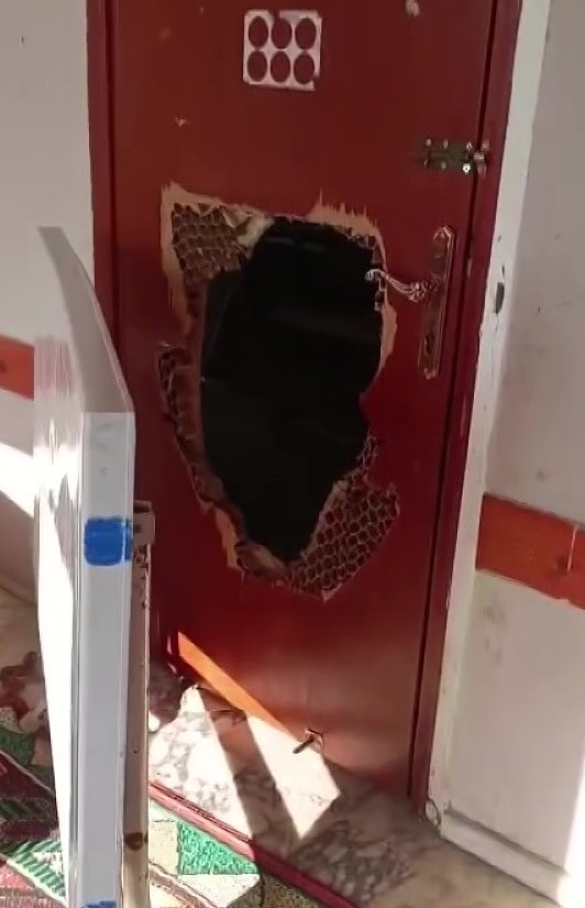 kuran kursunu yerle bir edip kuran i kerimlere zarar verdiler 2 ehkfYKIT