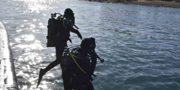 kurbaga-adamlar-ve-deniz-polisi-van-golunde-kacakcilara-goz-actirmiyor-gfNkJ2yW.jpg
