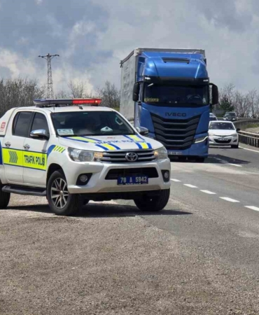 kurban-bayrami-donus-trafigi-icin-agir-tonajli-araclara-kisitlama-6zcW25nH.jpg