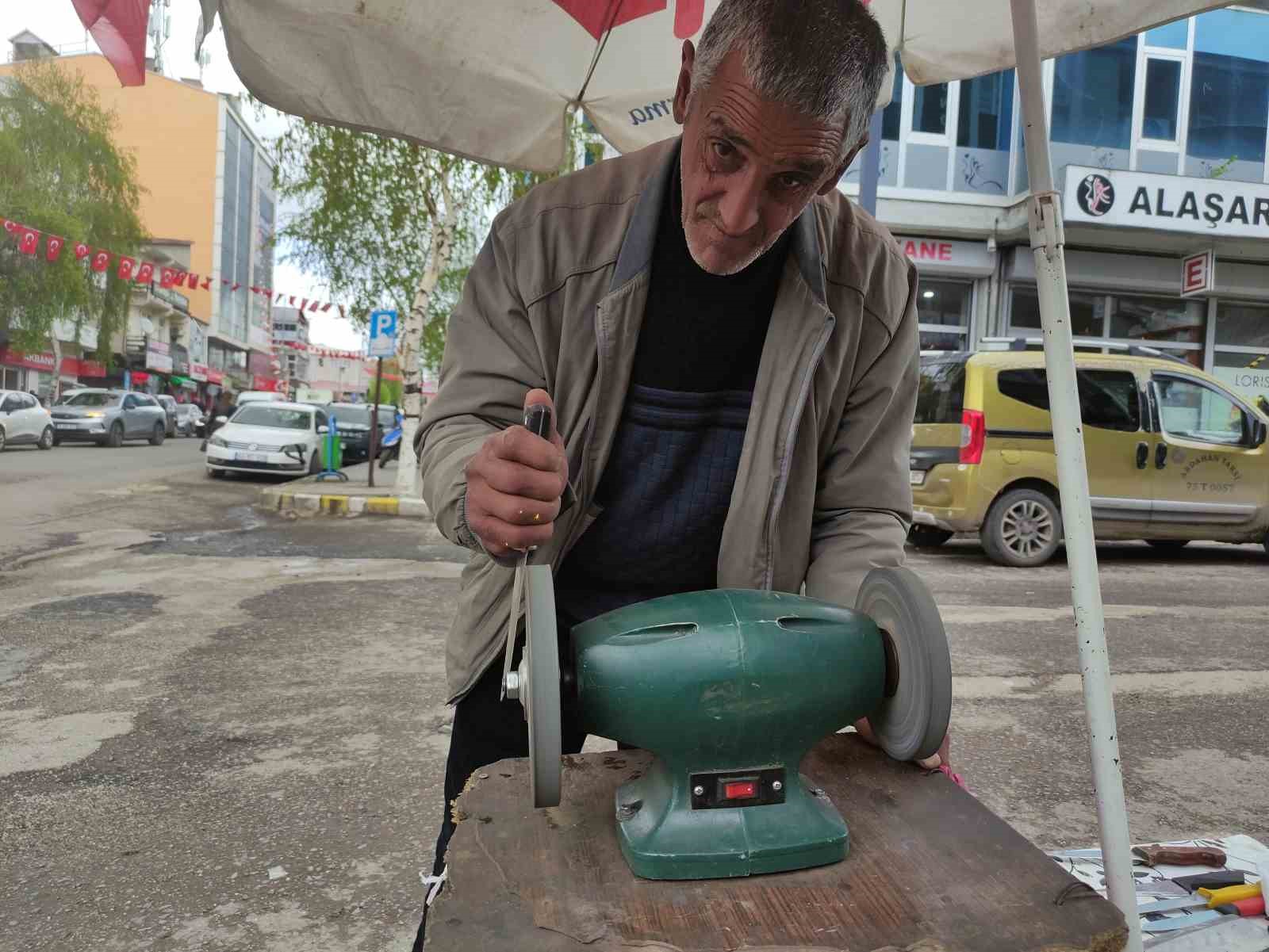 kurban bayrami oncesi bicak bileyicilerinin yogun mesaisi 2 NvEsP7KW