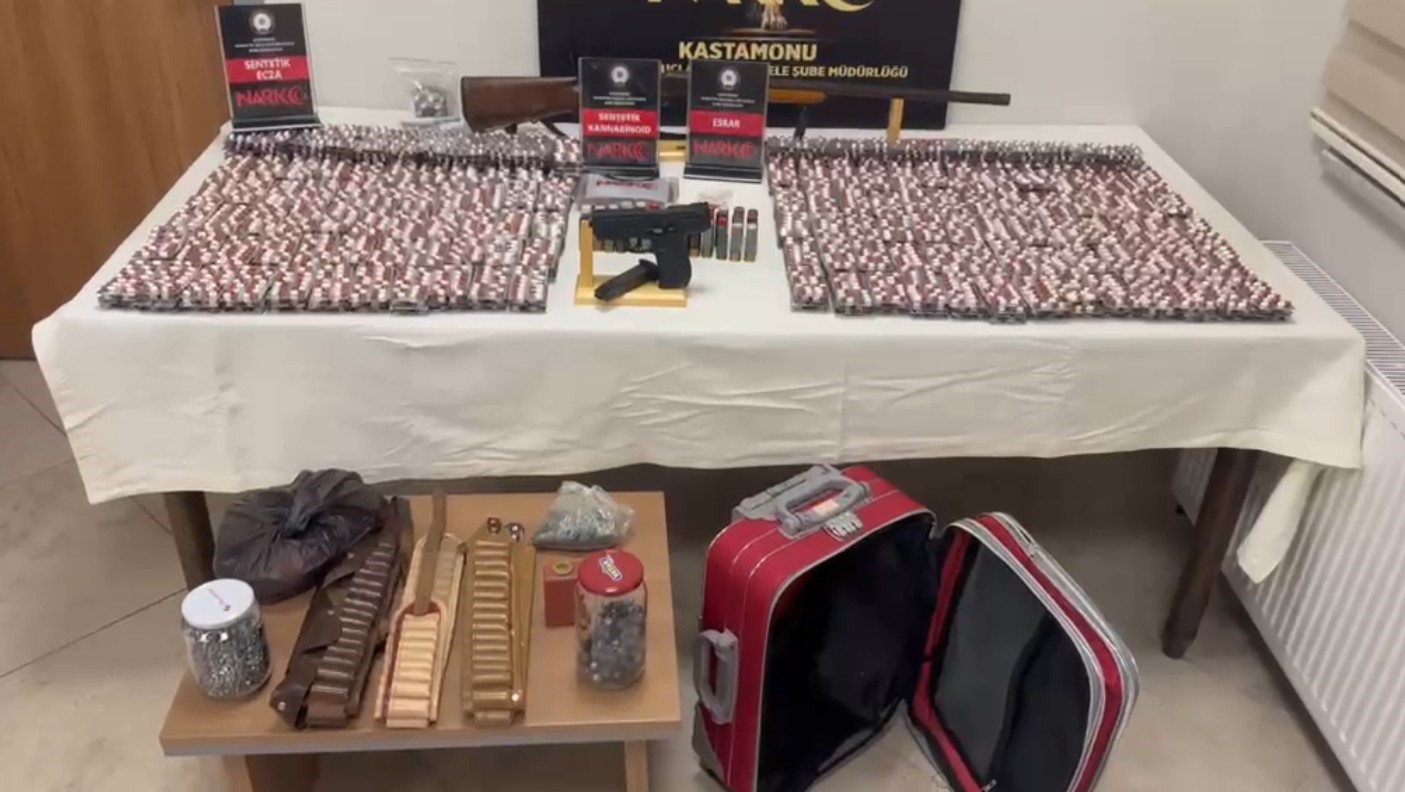 kurban bayrami oncesinde zehir tacirlerine buyuk darbe 6 gozalti 1 43UwJLPn
