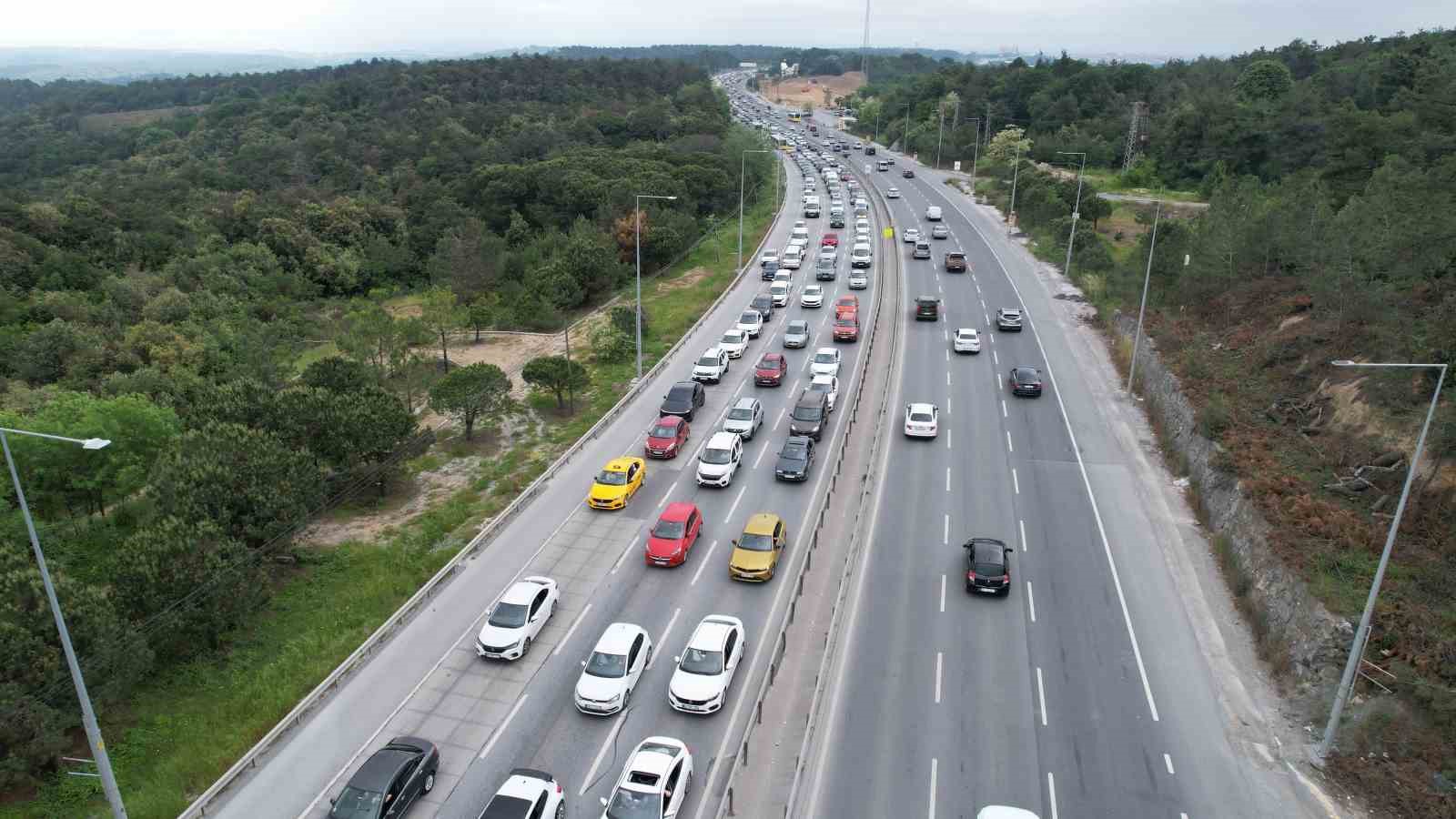 kurban bayraminda istanbul bos kaldi trafik sadece arnavutkoyde vardi 0 Cr2TmuTD