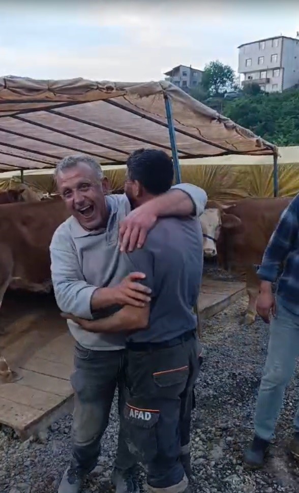 Kurban pazarında dakikalarca süren pazarlıkta inat kazandı 11 kurban pazarinda dakikalarca suren pazarlikta inat kazandi 7 U81BiF2l