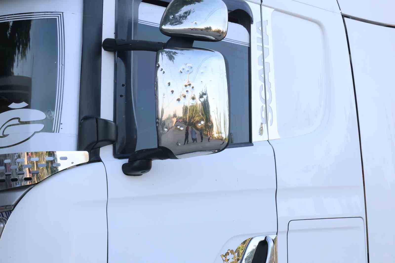kurban pazarindaki tartisma silahli kavgaya donustu 3 yarali 2 C4uaUY8l