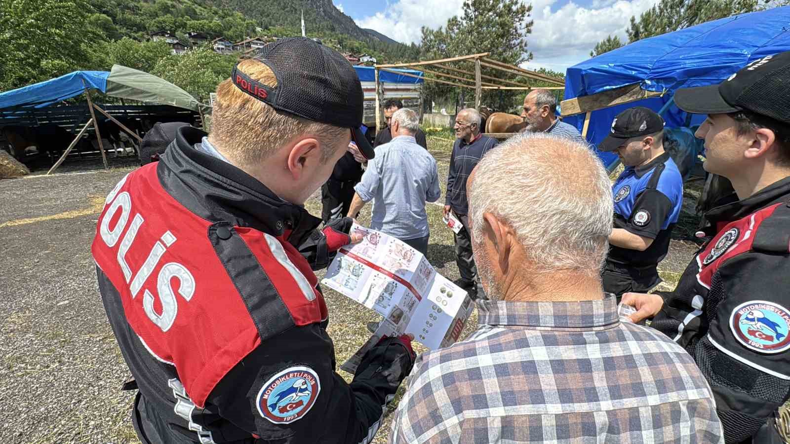 kurban pazarindaki yerlerini alan besicilere sahte para uyarisi 12 9ntm663S