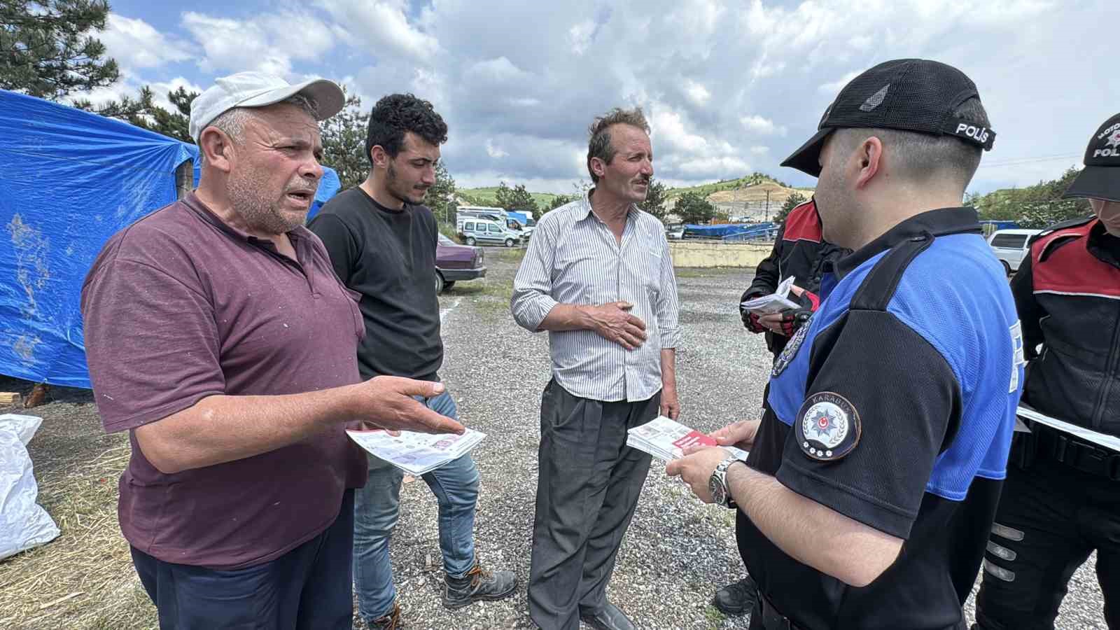 kurban pazarindaki yerlerini alan besicilere sahte para uyarisi 7 3VCvw8TH