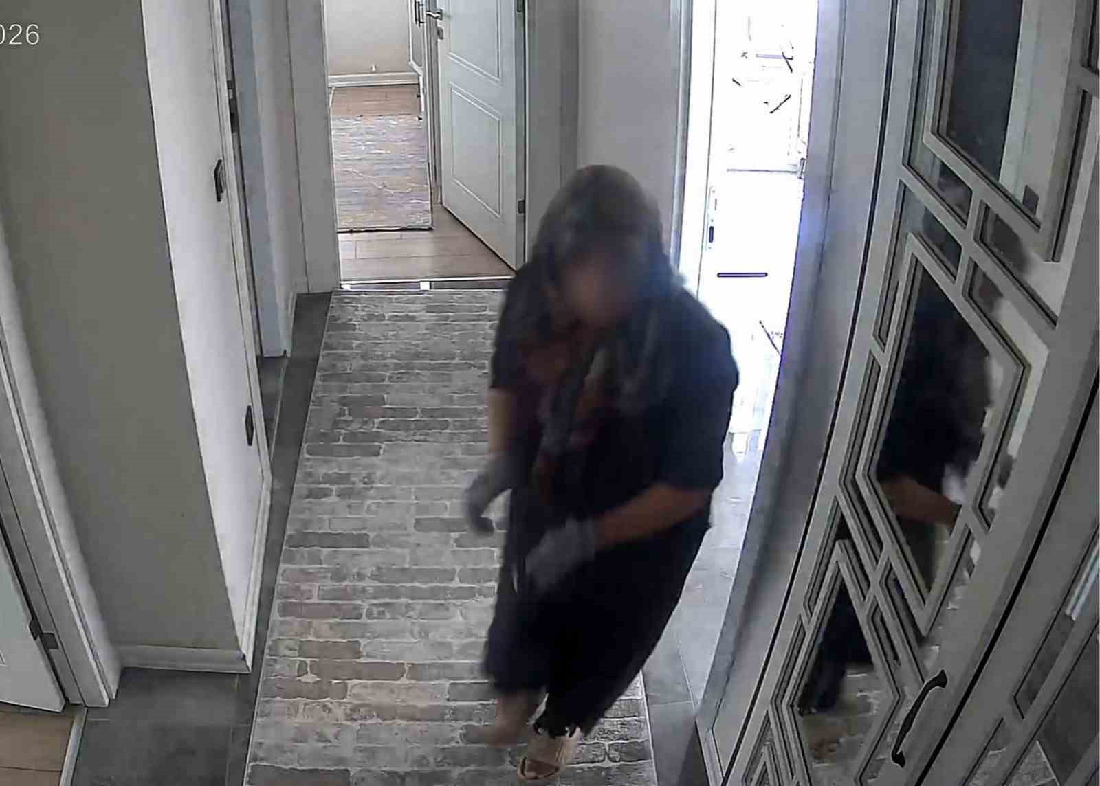 kurbanlik parasi calindi supheli eldiven giyidi ama kamera detayini unuttu 0 jrAKy2IO