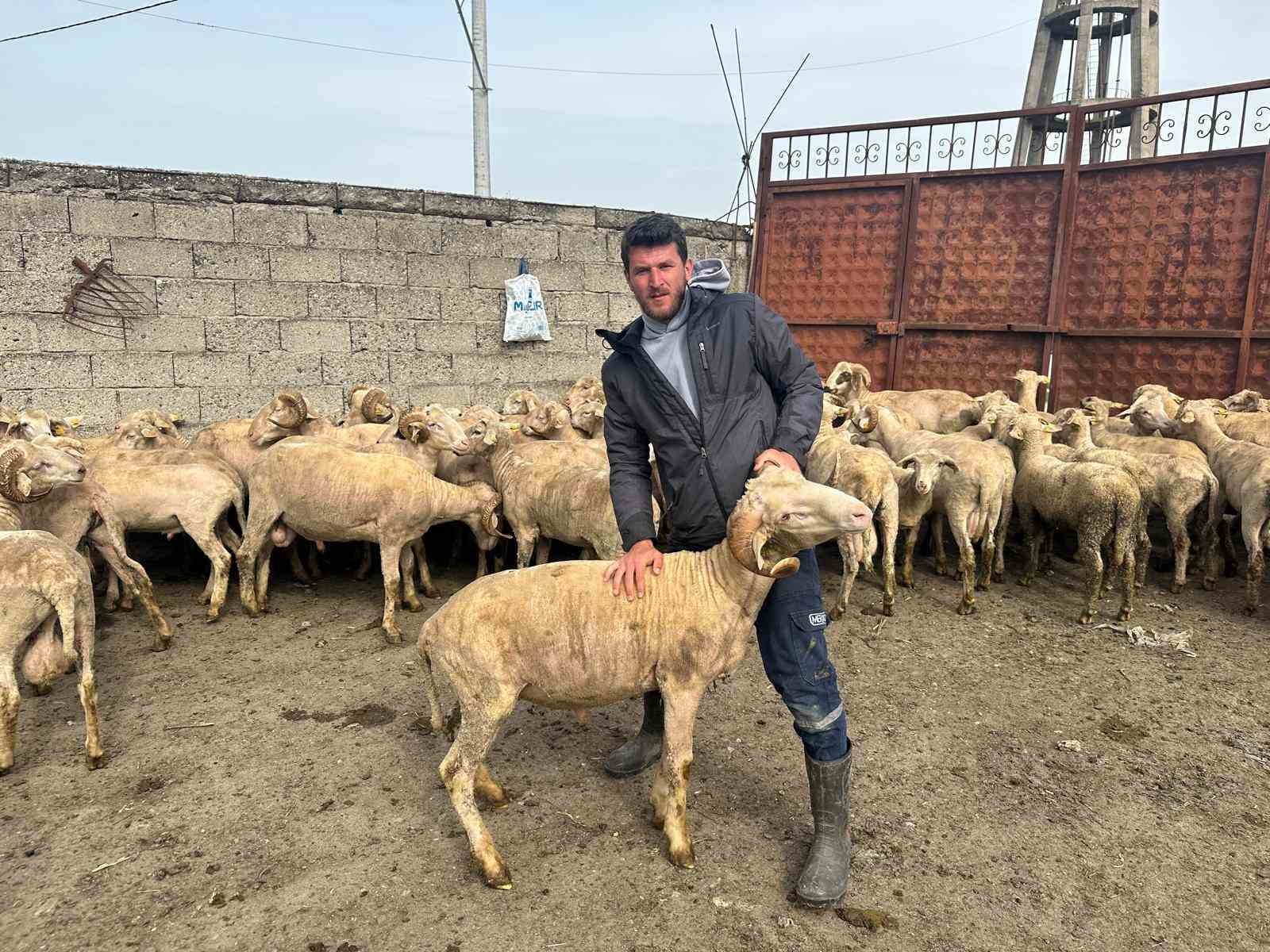 kurbanlik parasiyla evlenmisti simdi dogacak bebegi icin kullanacak 1 EibNfQsc