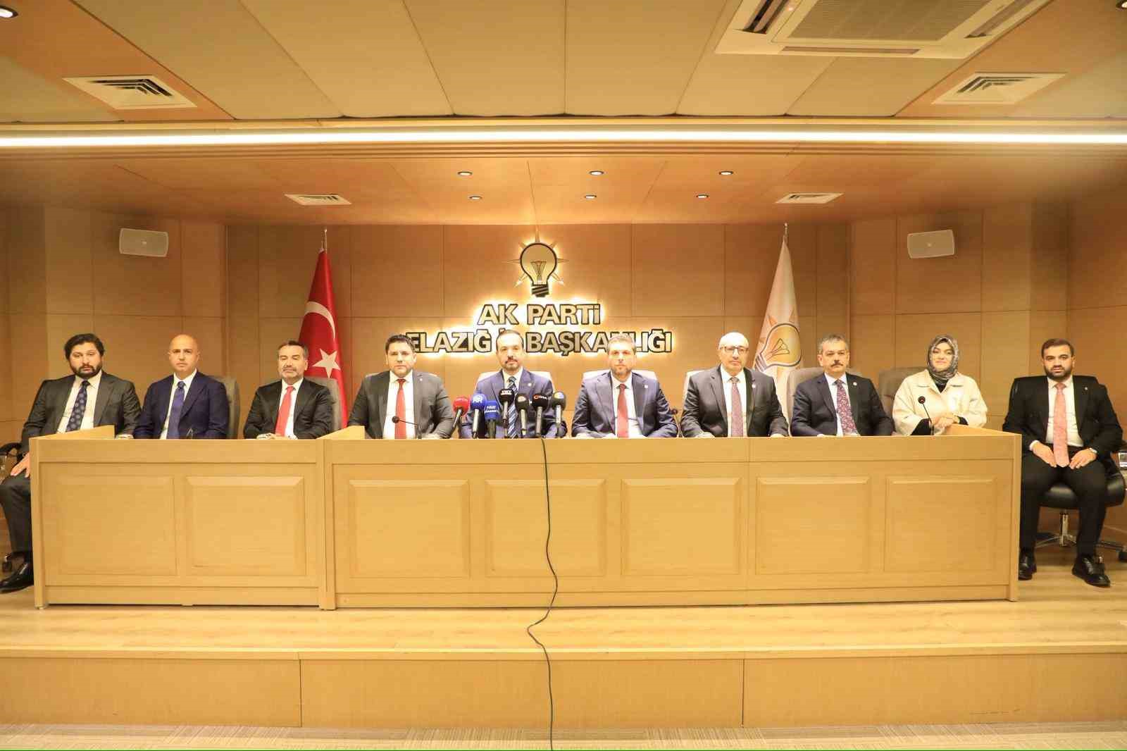 Kürşad Zorlu’dan Özgür Özel’e reaksiyon: "Atatürk’ün milliyetçiliği Türkiye’yi şikayet etmek değil, yüceltmektir" 4 kursad zorludan ozgur ozele reaksiyon ataturkun milliyetciligi turkiyeyi sikayet etmek degil yuceltmektir 0 6gcKKJcN
