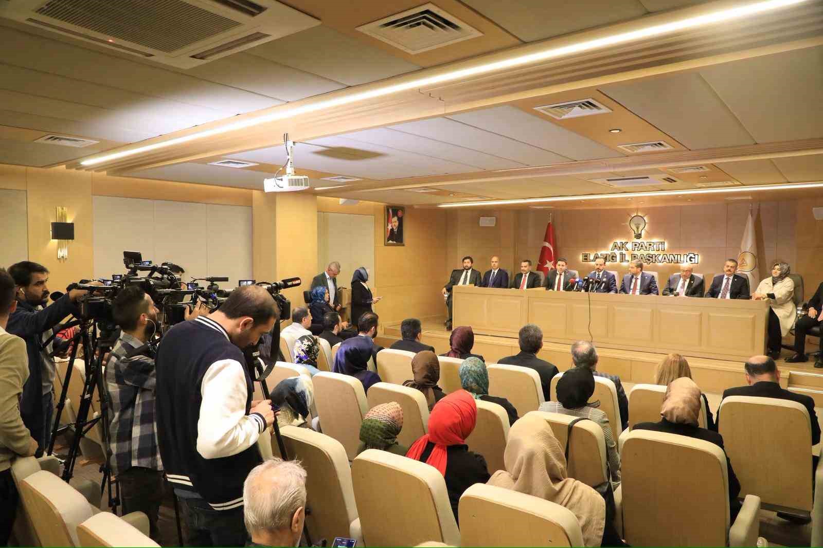 Kürşad Zorlu’dan Özgür Özel’e reaksiyon: "Atatürk’ün milliyetçiliği Türkiye’yi şikayet etmek değil, yüceltmektir" 7 kursad zorludan ozgur ozele reaksiyon ataturkun milliyetciligi turkiyeyi sikayet etmek degil yuceltmektir 3