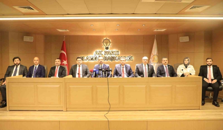 kursad-zorludan-ozgur-ozele-reaksiyon-ataturkun-milliyetciligi-turkiyeyi-sikayet-etmek-degil-yuceltmektir-eD26LN9O.jpg