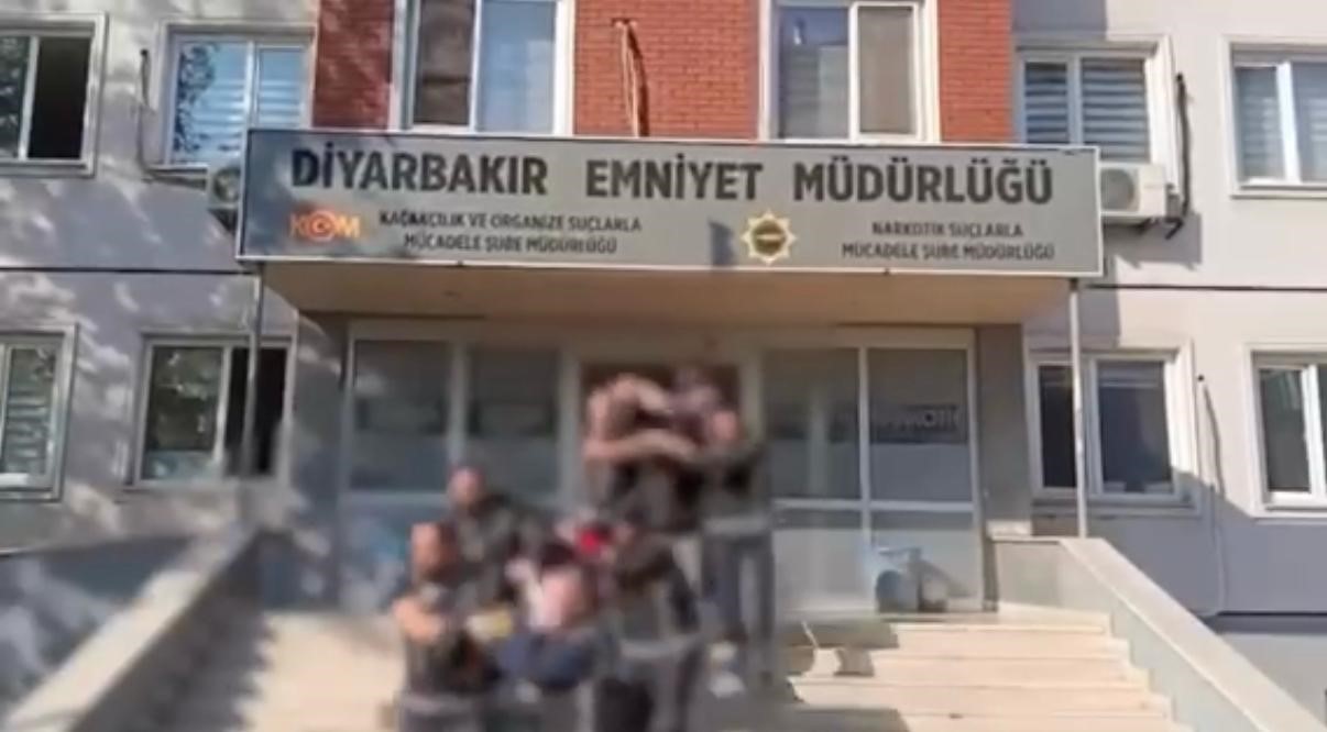 kursunlama tehdit ve yagma eylemine katilan suc orgutune yonelik ozel harekat destekli operasyonda 25 aRR2D51Y
