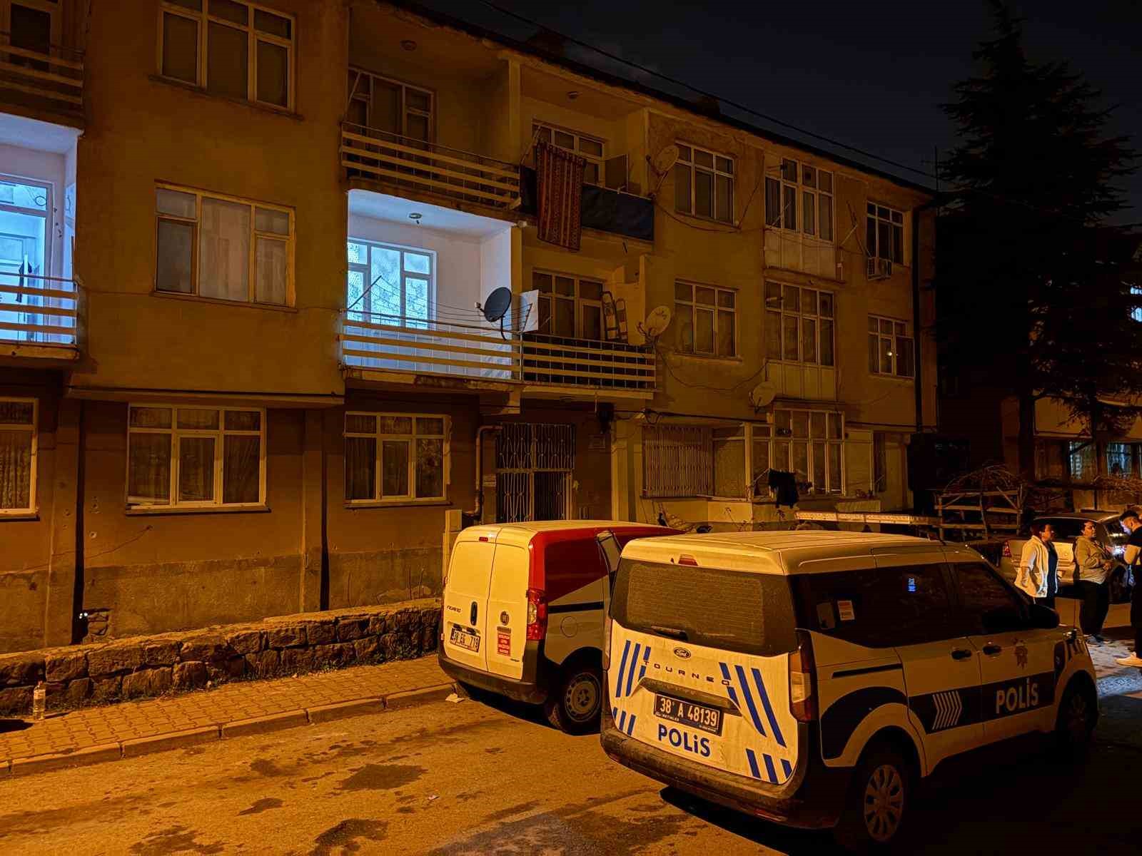 Kurşunlanan evde anne-oğul yaralandı 8 kursunlanan evde anne ogul yaralandi 4 12pg951p