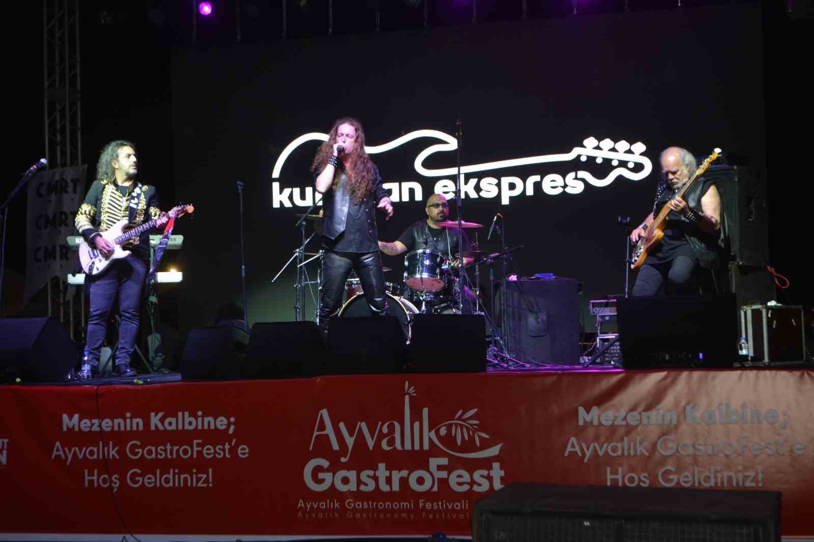kurtalan ekspres ayvalik gastrofestte nostalji ruzg ri estirdi 5 CdpvDu3w