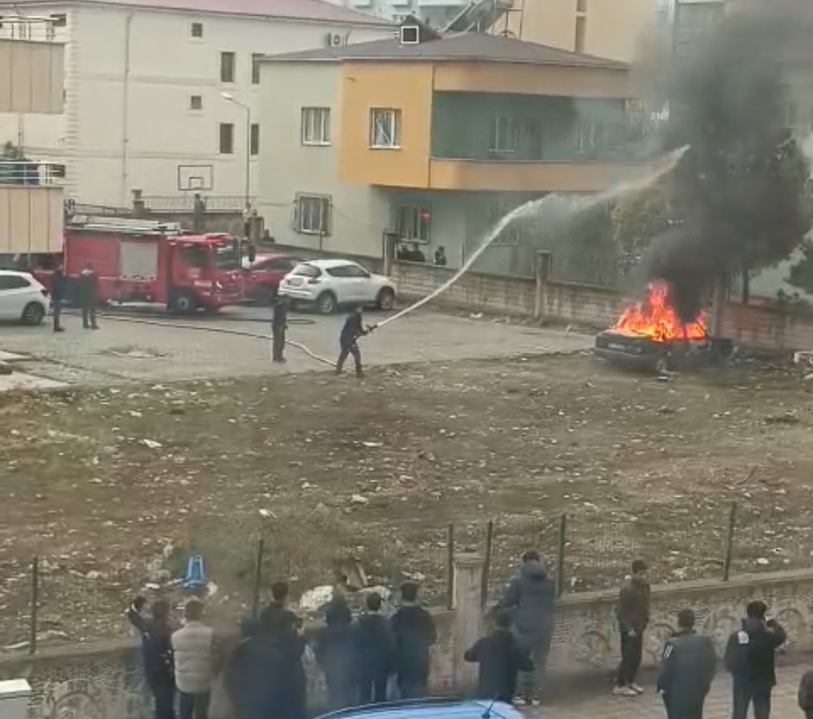 kurtalanda arac alev topuna dondu 4 rJXCSQJz