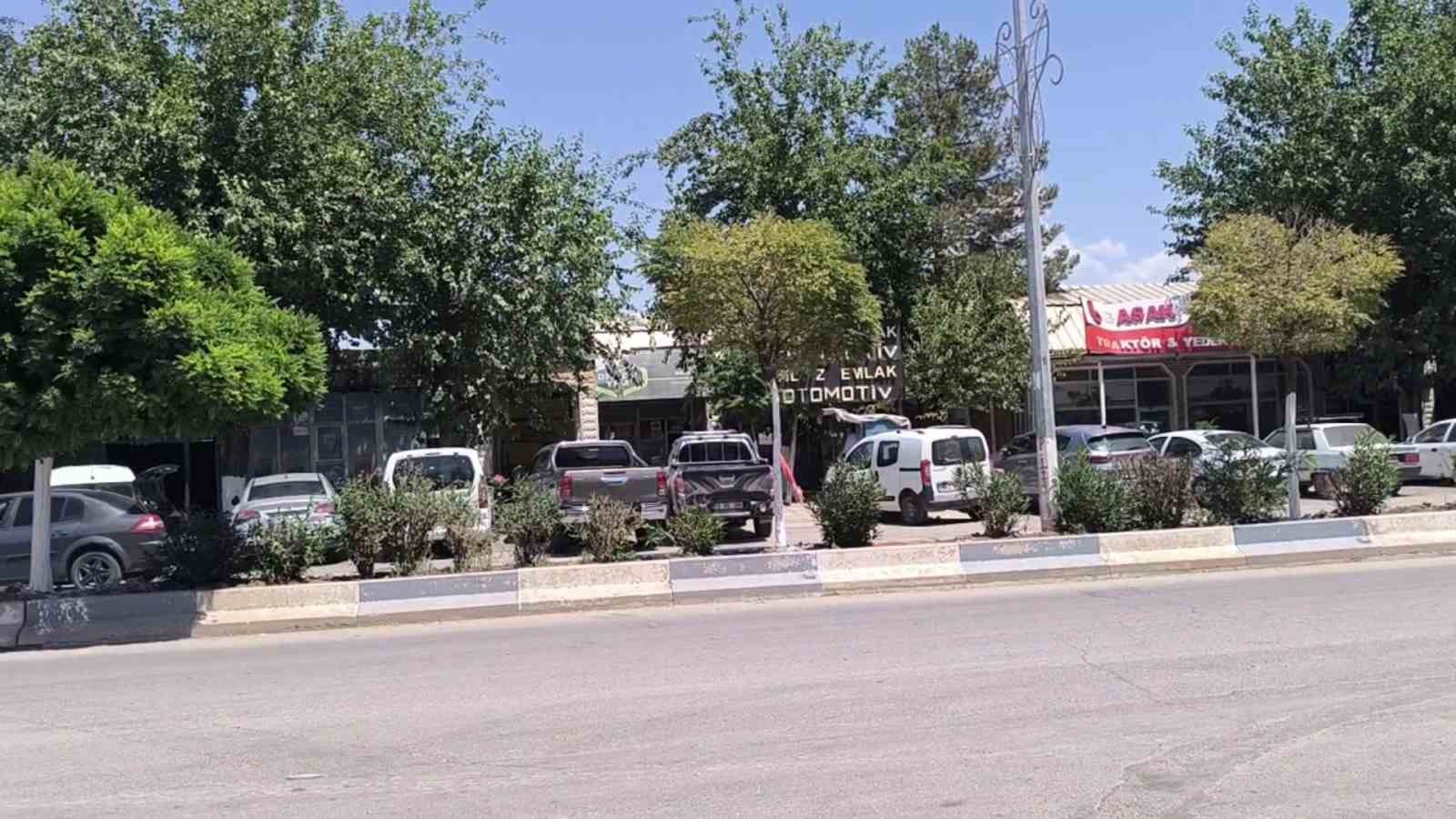 Kurtalan’da sıcak hava sokakları boşalttı 5 kurtalanda sicak hava sokaklari bosaltti 1 Ft8OFnUH