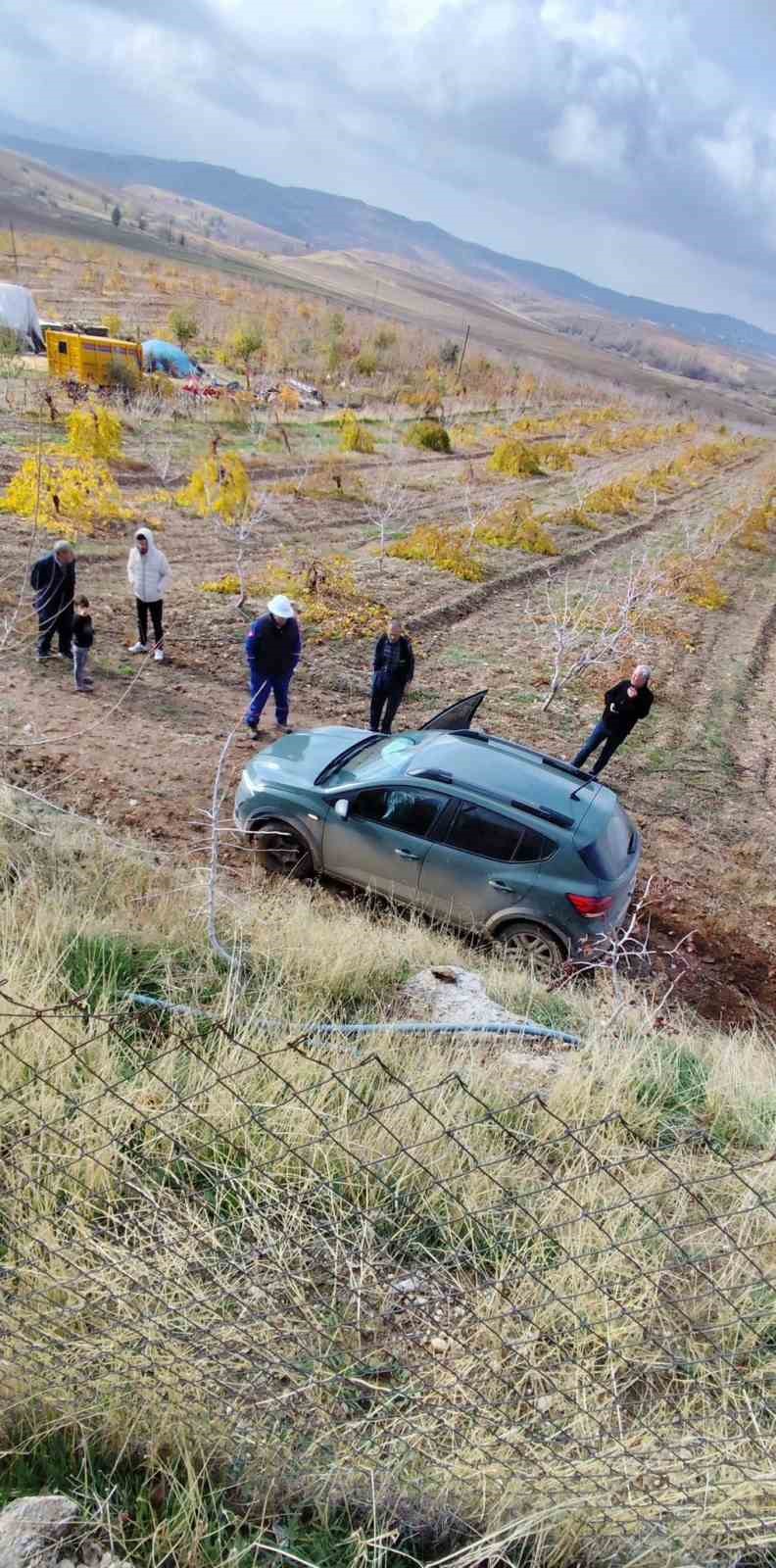 kurtalanda suv tipi arac devrildi yolcular yara almadan kurtuldu 0 Epu3Xyb9