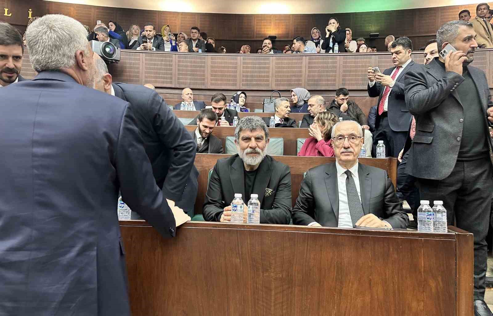 Kurtlar Vadisi’nde ‘Erdal Kömürcü’ karakteriyle tanınan ünlü oyuncu Sefa Zengin AK Parti Grup Toplantısı’na katıldı 5 kurtlar vadisinde erdal komurcu karakteriyle taninan unlu oyuncu sefa zengin ak parti grup toplantisina jML1JI2B