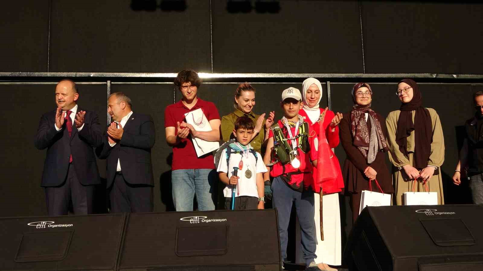 kurtulus savasindaki milli ruhu 95 kilometre yuruyerek yasattilar 10 yUPLfamu