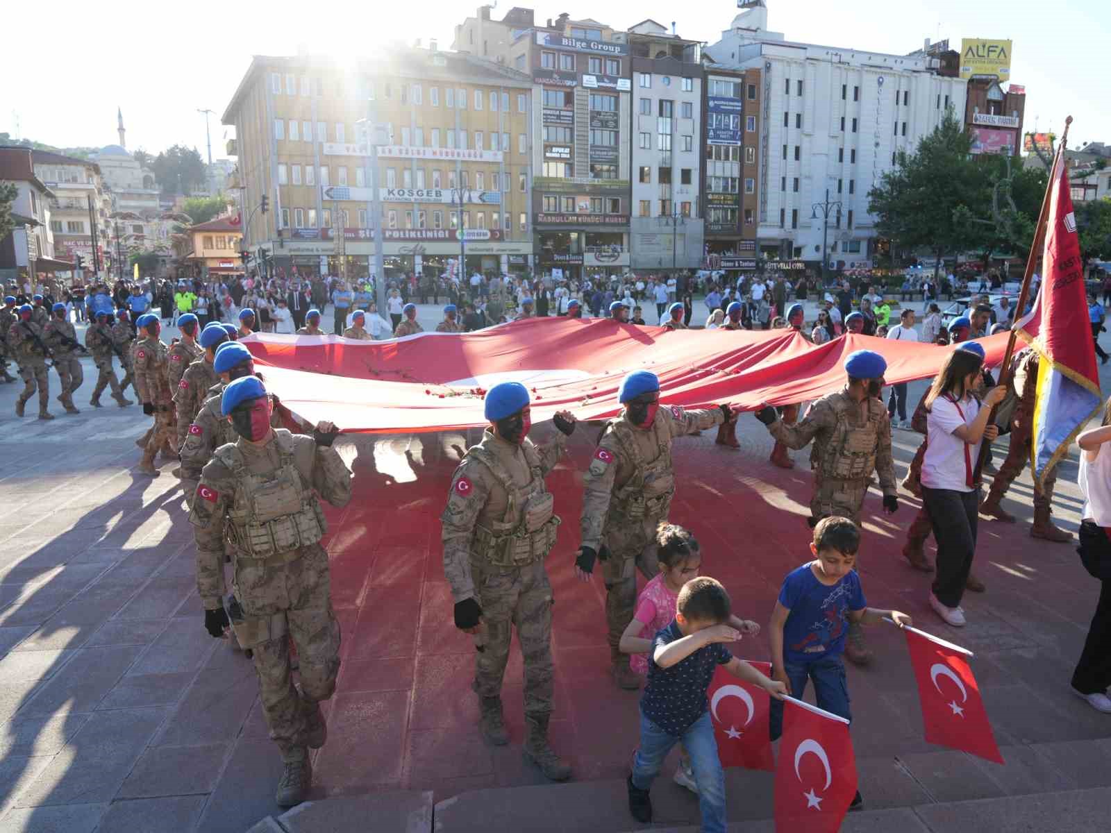 kurtulus savasindaki milli ruhu 95 kilometre yuruyerek yasattilar 3